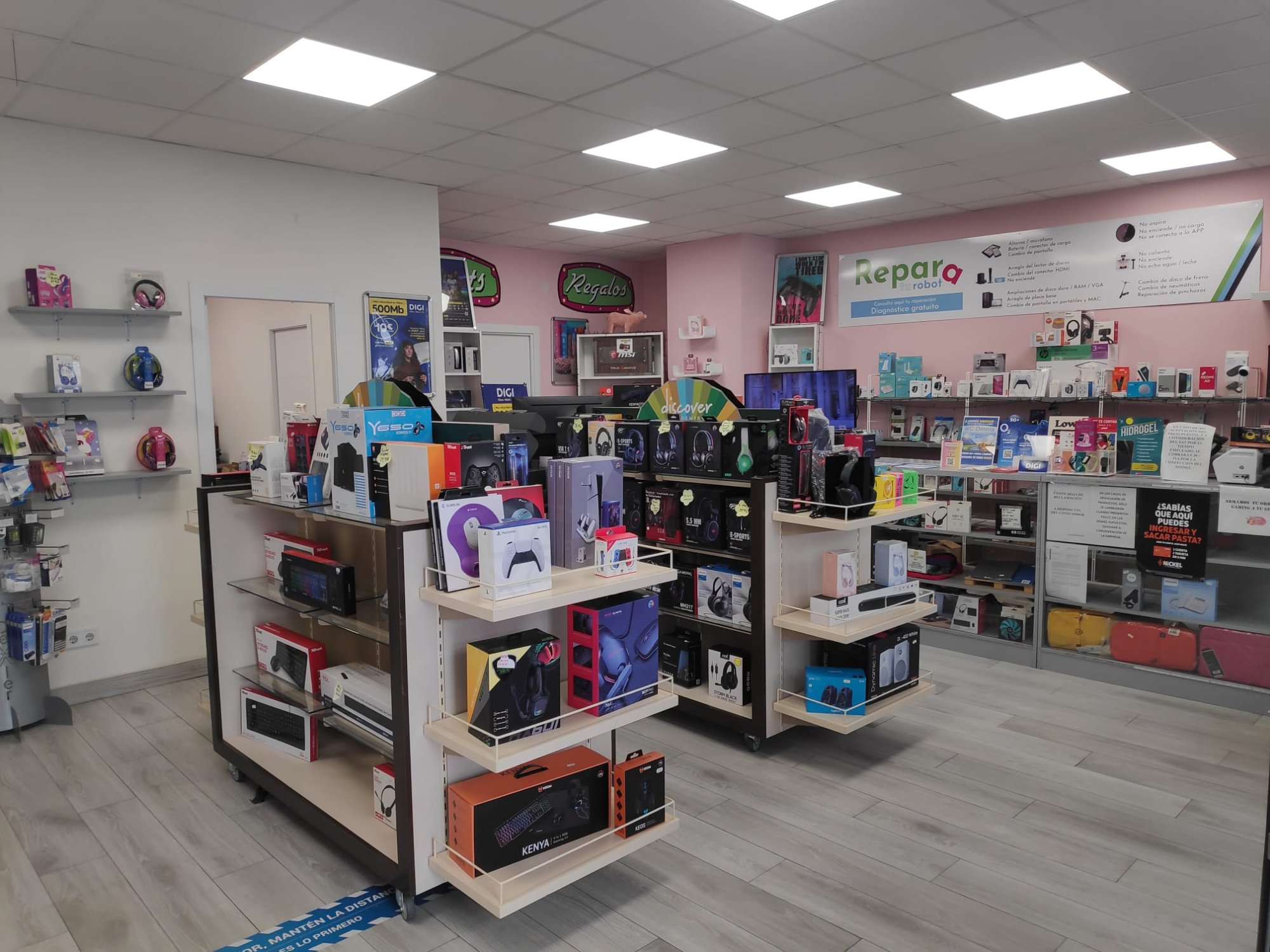 Interior del taller Sweetechnology en Móstoles - Zona de reparación